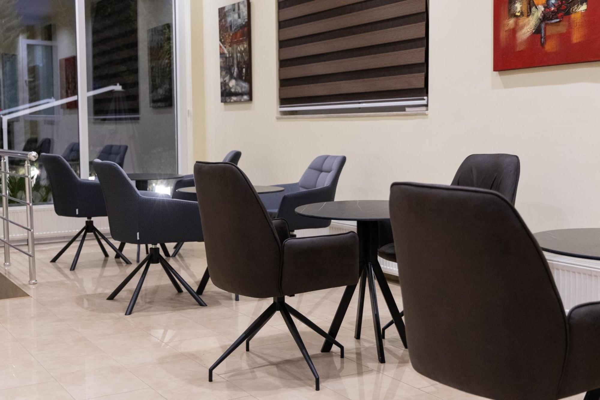 Hotel Luxor Prisztina Zewnętrze zdjęcie