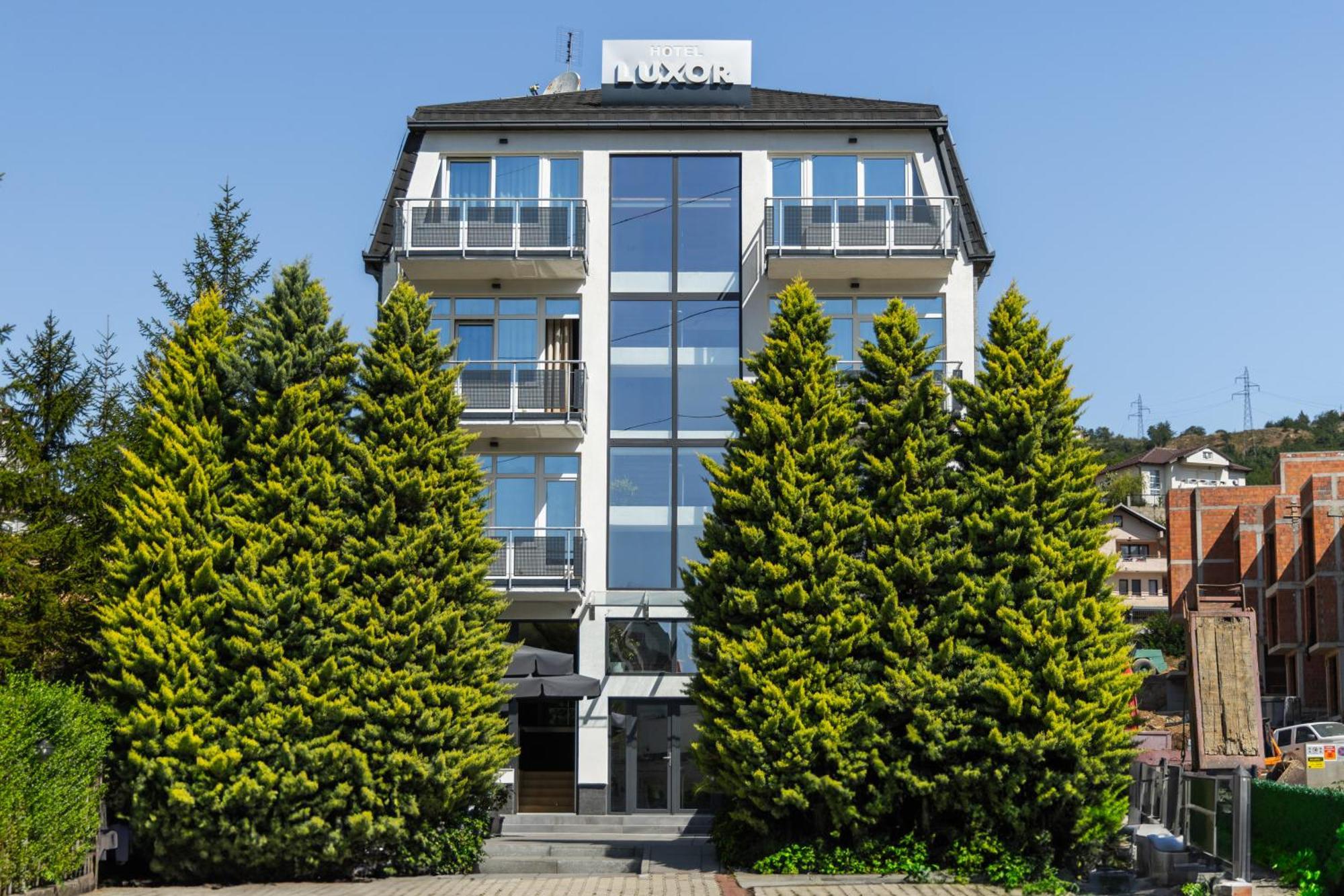 Hotel Luxor Prisztina Zewnętrze zdjęcie